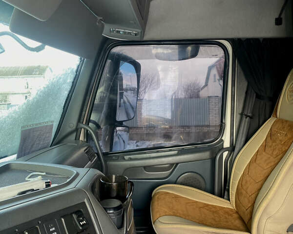 Белый Вольво ФМ 12, объемом двигателя 10.84 л и пробегом 1 тыс. км за 15500 $, фото 20 на Automoto.ua