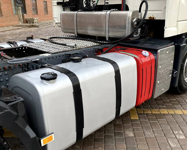 Белый Вольво ФМ 12, объемом двигателя 10.84 л и пробегом 1 тыс. км за 15500 $, фото 12 на Automoto.ua