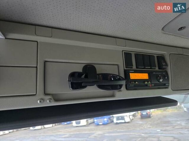 Красный Вольво ФМ 12, объемом двигателя 13 л и пробегом 830 тыс. км за 44800 $, фото 19 на Automoto.ua