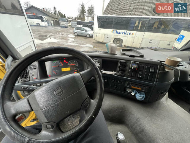Желтый Вольво ФМ 12, объемом двигателя 9.37 л и пробегом 450 тыс. км за 35500 $, фото 12 на Automoto.ua