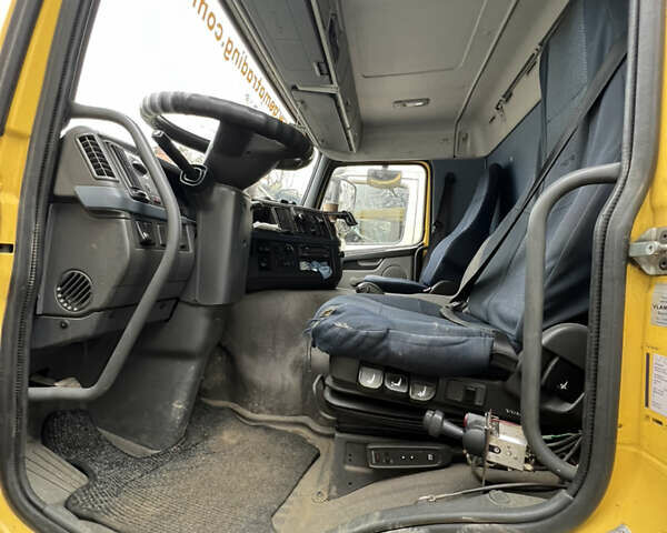 Желтый Вольво ФМ 12, объемом двигателя 9.37 л и пробегом 450 тыс. км за 35500 $, фото 11 на Automoto.ua