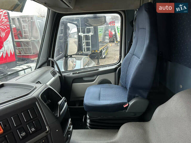 Серый Вольво ФМ 12, объемом двигателя 10.84 л и пробегом 893 тыс. км за 32996 $, фото 4 на Automoto.ua