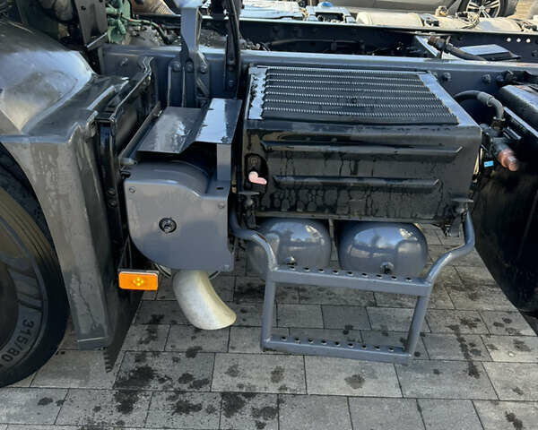 Серый Вольво ФМ 12, объемом двигателя 10.8 л и пробегом 400 тыс. км за 21500 $, фото 5 на Automoto.ua
