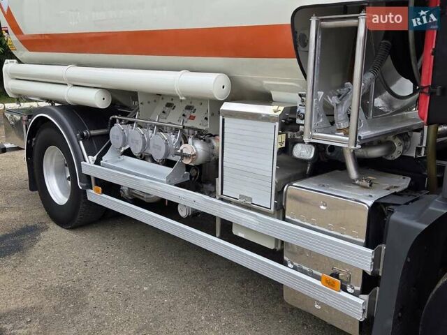 Білий Вольво FM 13, об'ємом двигуна 12.8 л та пробігом 495 тис. км за 45000 $, фото 14 на Automoto.ua