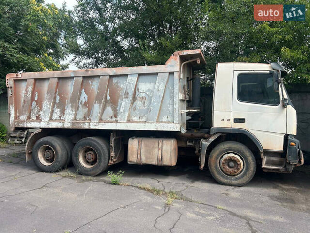 Белый Вольво FM 13, объемом двигателя 12.78 л и пробегом 380 тыс. км за 25000 $, фото 4 на Automoto.ua