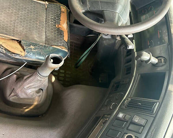 Белый Вольво FM 13, объемом двигателя 12.78 л и пробегом 380 тыс. км за 25000 $, фото 11 на Automoto.ua