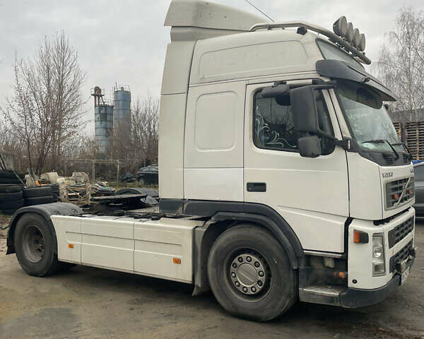 Білий Вольво FM 13, об'ємом двигуна 12.9 л та пробігом 1 тис. км за 12000 $, фото 4 на Automoto.ua