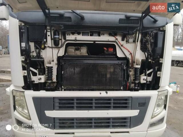 Белый Вольво FM 13, объемом двигателя 12.78 л и пробегом 129 тыс. км за 20500 $, фото 10 на Automoto.ua