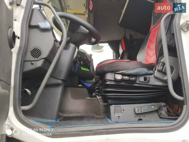 Белый Вольво FM 13, объемом двигателя 12.78 л и пробегом 129 тыс. км за 20500 $, фото 21 на Automoto.ua