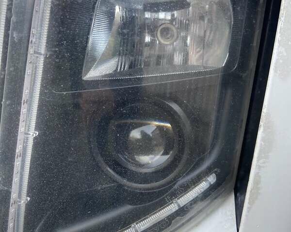 Білий Вольво FM 13, об'ємом двигуна 12.8 л та пробігом 855 тис. км за 11990 $, фото 3 на Automoto.ua