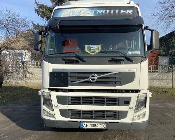 Білий Вольво FM 13, об'ємом двигуна 12.8 л та пробігом 855 тис. км за 11990 $, фото 2 на Automoto.ua