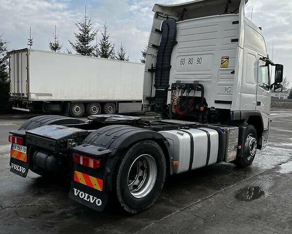 Белый Вольво FM 13, объемом двигателя 11 л и пробегом 900 тыс. км за 20900 $, фото 1 на Automoto.ua
