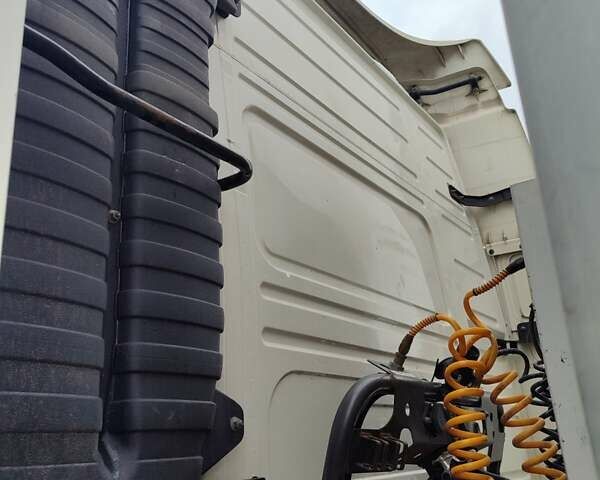 Білий Вольво FM 13, об'ємом двигуна 12.8 л та пробігом 1 тис. км за 15000 $, фото 8 на Automoto.ua