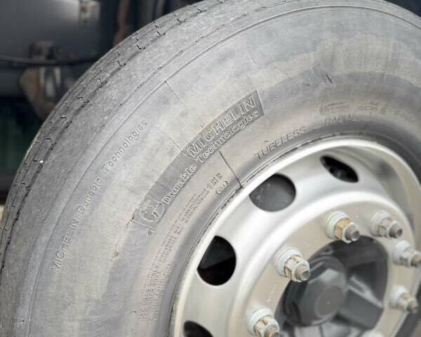 Білий Вольво FM 13, об'ємом двигуна 0 л та пробігом 860 тис. км за 23947 $, фото 13 на Automoto.ua