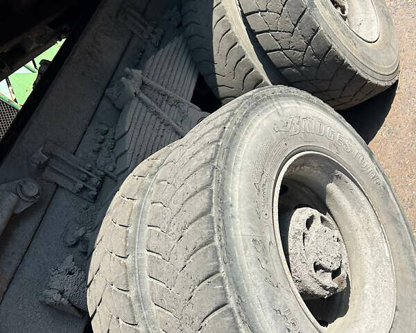 Красный Вольво FM 13, объемом двигателя 12.8 л и пробегом 380 тыс. км за 34000 $, фото 7 на Automoto.ua