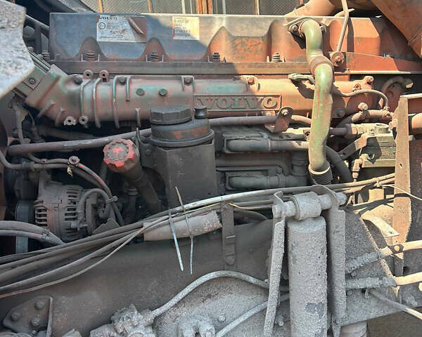 Красный Вольво FM 13, объемом двигателя 12.8 л и пробегом 380 тыс. км за 34000 $, фото 17 на Automoto.ua