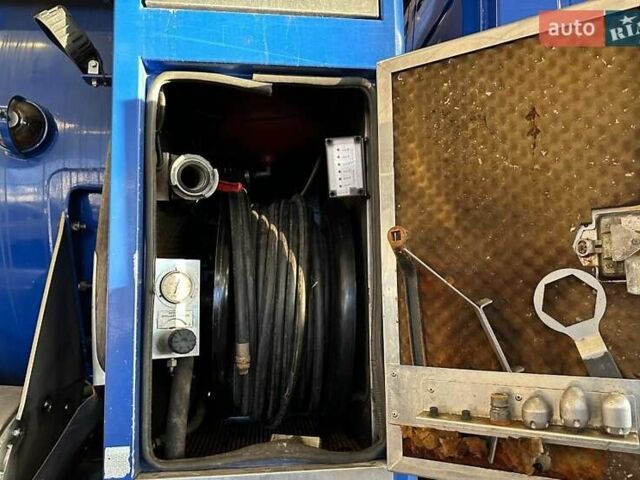 Синий Вольво FM 13, объемом двигателя 12.8 л и пробегом 350 тыс. км за 70690 $, фото 5 на Automoto.ua