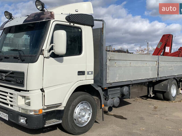 Белый Вольво FM 7, объемом двигателя 6.7 л и пробегом 895 тыс. км за 23000 $, фото 1 на Automoto.ua