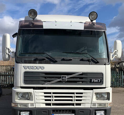 Белый Вольво FM 7, объемом двигателя 6.7 л и пробегом 895 тыс. км за 23000 $, фото 11 на Automoto.ua