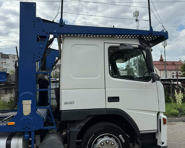 Белый Вольво FM 9, объемом двигателя 9.4 л и пробегом 106 тыс. км за 32000 $, фото 2 на Automoto.ua