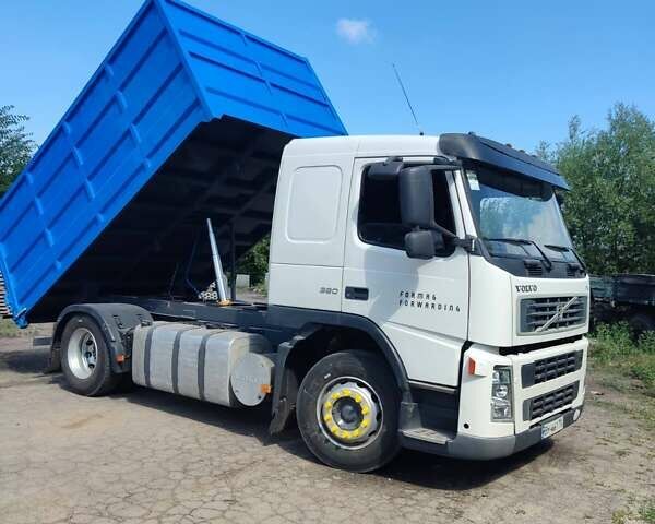 Белый Вольво FM 9, объемом двигателя 9.3 л и пробегом 800 тыс. км за 23400 $, фото 3 на Automoto.ua