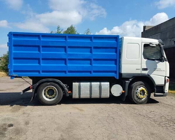 Белый Вольво FM 9, объемом двигателя 9.3 л и пробегом 800 тыс. км за 23400 $, фото 12 на Automoto.ua