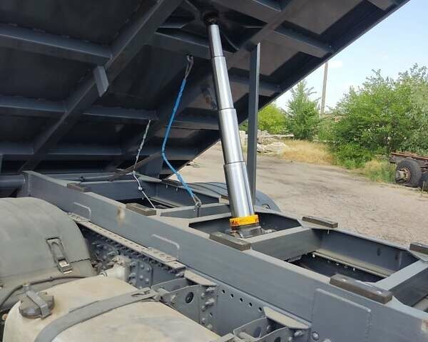 Білий Вольво FM 9, об'ємом двигуна 9.3 л та пробігом 800 тис. км за 22300 $, фото 10 на Automoto.ua