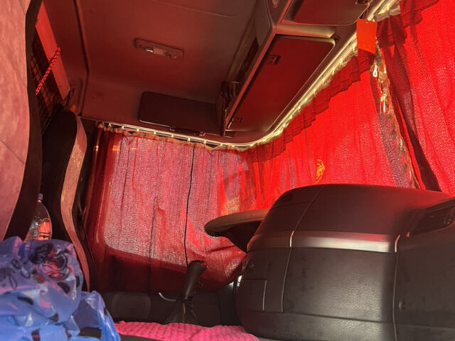 Білий Вольво FM 9, об'ємом двигуна 12.13 л та пробігом 535 тис. км за 60000 $, фото 9 на Automoto.ua