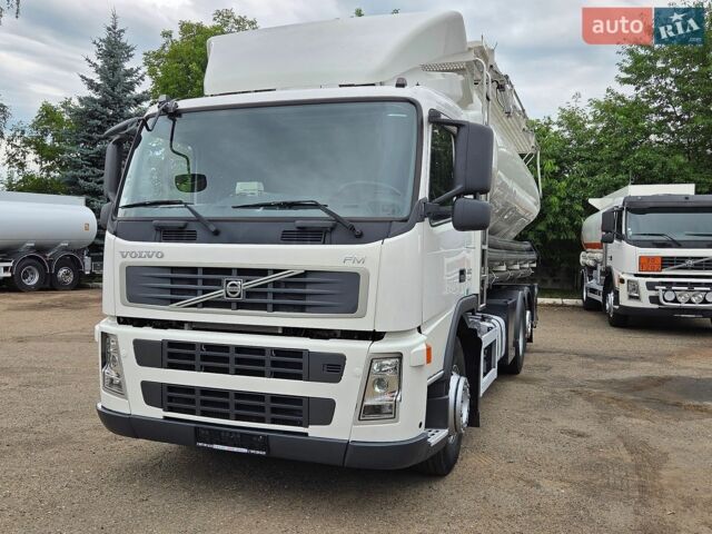 Белый Вольво FM 9, объемом двигателя 9.2 л и пробегом 730 тыс. км за 39000 $, фото 1 на Automoto.ua