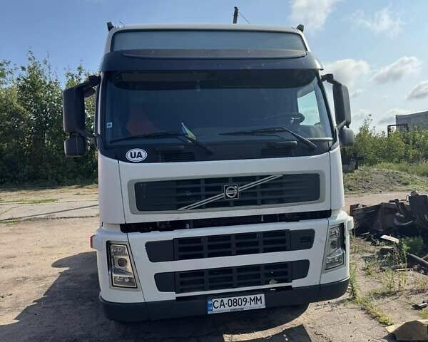 Білий Вольво FM 9, об'ємом двигуна 0 л та пробігом 1 тис. км за 12000 $, фото 3 на Automoto.ua