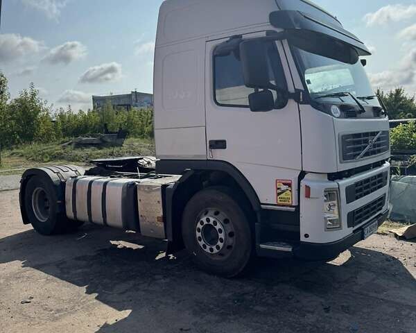 Білий Вольво FM 9, об'ємом двигуна 0 л та пробігом 1 тис. км за 12000 $, фото 2 на Automoto.ua