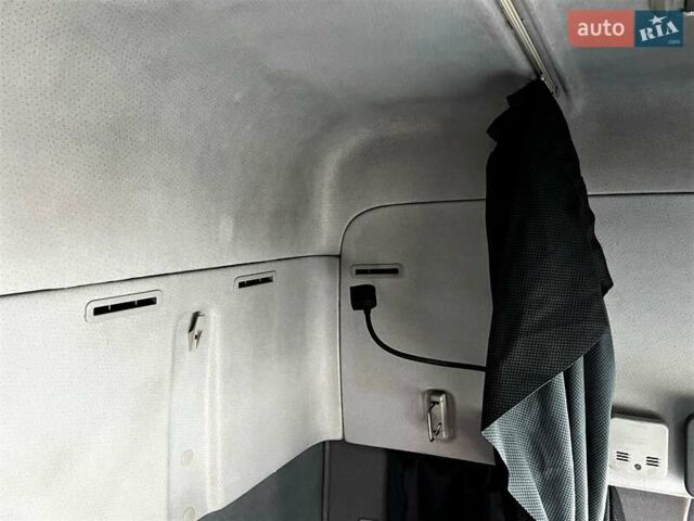 Белый Вольво FM 9, объемом двигателя 10.8 л и пробегом 711 тыс. км за 16558 $, фото 34 на Automoto.ua