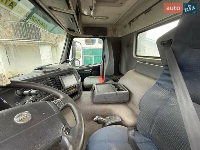Синий Вольво FM 9, объемом двигателя 12.9 л и пробегом 900 тыс. км за 35658 $, фото 5 на Automoto.ua