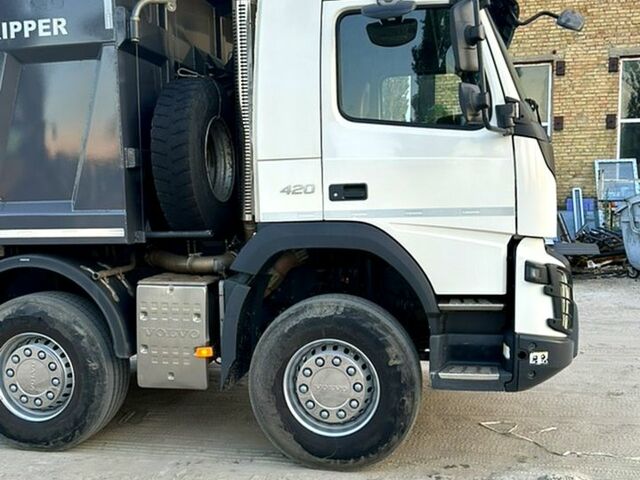Серый Вольво ФМ, объемом двигателя 12.8 л и пробегом 180 тыс. км за 137000 $, фото 6 на Automoto.ua