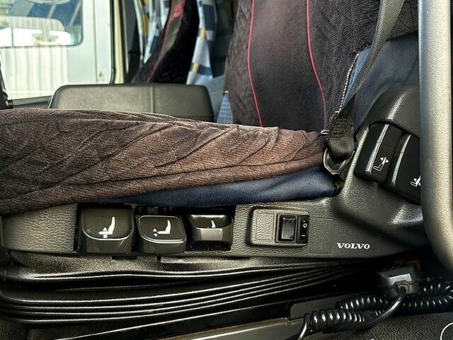 Синий Вольво ФМ, объемом двигателя 13 л и пробегом 1 тыс. км за 30500 $, фото 6 на Automoto.ua