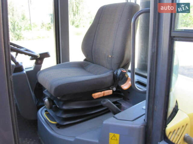 Желтый Вольво Л30б, объемом двигателя 0 л и пробегом 1 тыс. км за 26850 $, фото 8 на Automoto.ua