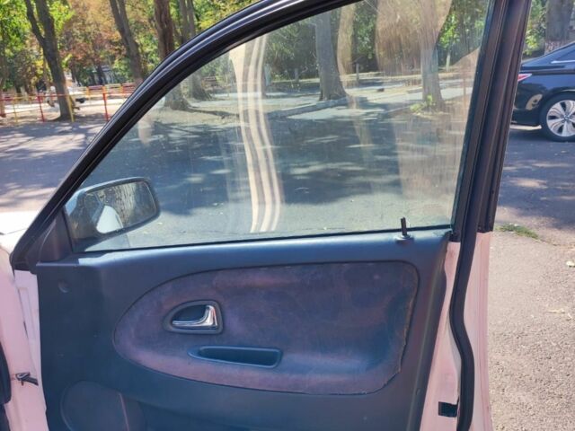 Белый Вольво С40, объемом двигателя 1 л и пробегом 250 тыс. км за 1400 $, фото 18 на Automoto.ua