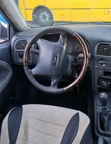 Белый Вольво С40, объемом двигателя 1.8 л и пробегом 350 тыс. км за 1600 $, фото 1 на Automoto.ua