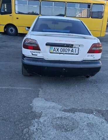 Белый Вольво С40, объемом двигателя 1.8 л и пробегом 350 тыс. км за 1600 $, фото 12 на Automoto.ua