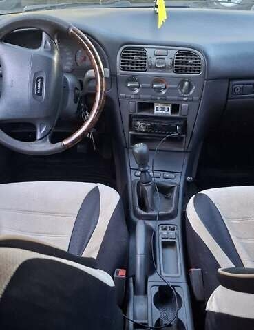 Белый Вольво С40, объемом двигателя 1.8 л и пробегом 350 тыс. км за 1600 $, фото 7 на Automoto.ua