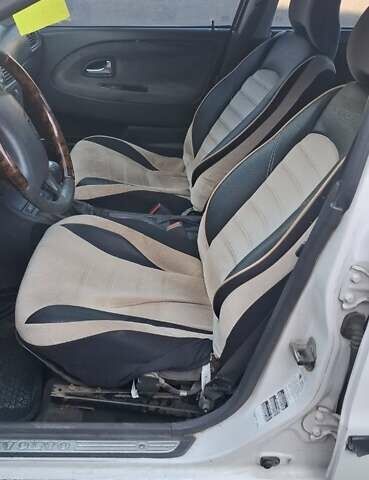 Белый Вольво С40, объемом двигателя 1.8 л и пробегом 350 тыс. км за 1600 $, фото 14 на Automoto.ua