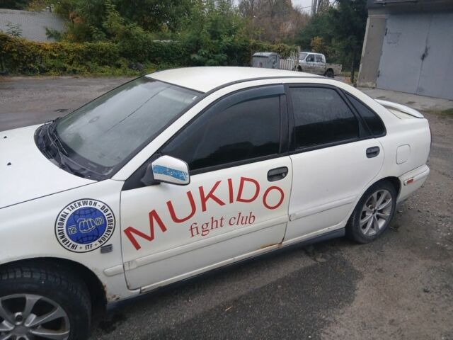 Вольво С40 1998 в Киеве на Automoto.ua Белый Вольво С40, объемом двигателя 2 л и пробегом 196 тыс. км за 1300 $, фото 4 на Automoto.ua