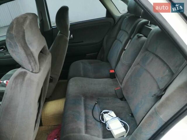 Білий Вольво S40, об'ємом двигуна 1.73 л та пробігом 356 тис. км за 1800 $, фото 7 на Automoto.ua