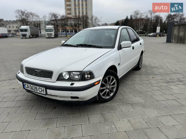 Білий Вольво S40, об'ємом двигуна 1.8 л та пробігом 456 тис. км за 3500 $, фото 1 на Automoto.ua