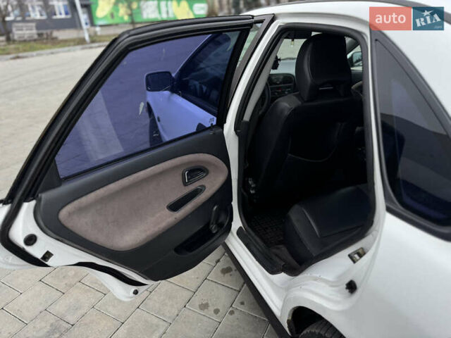 Білий Вольво S40, об'ємом двигуна 1.8 л та пробігом 456 тис. км за 3500 $, фото 12 на Automoto.ua