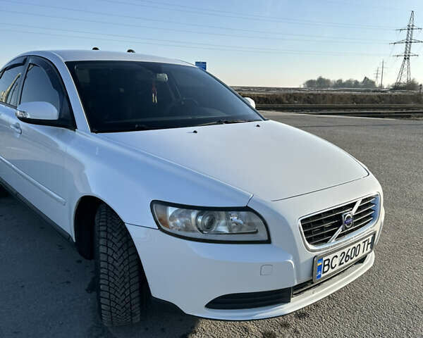 Білий Вольво S40, об'ємом двигуна 1.56 л та пробігом 340 тис. км за 6700 $, фото 7 на Automoto.ua