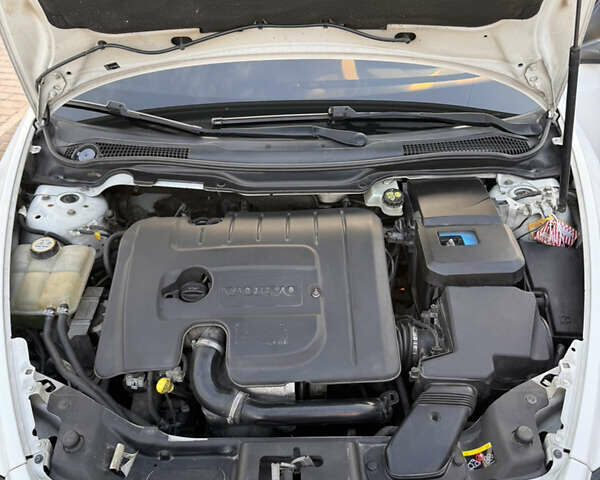 Белый Вольво С40, объемом двигателя 1.56 л и пробегом 288 тыс. км за 8300 $, фото 16 на Automoto.ua