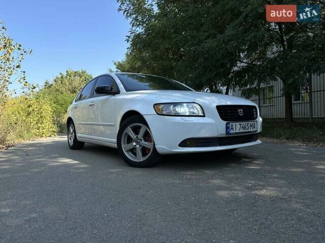 Белый Вольво С40, объемом двигателя 2.52 л и пробегом 225 тыс. км за 6350 $, фото 4 на Automoto.ua