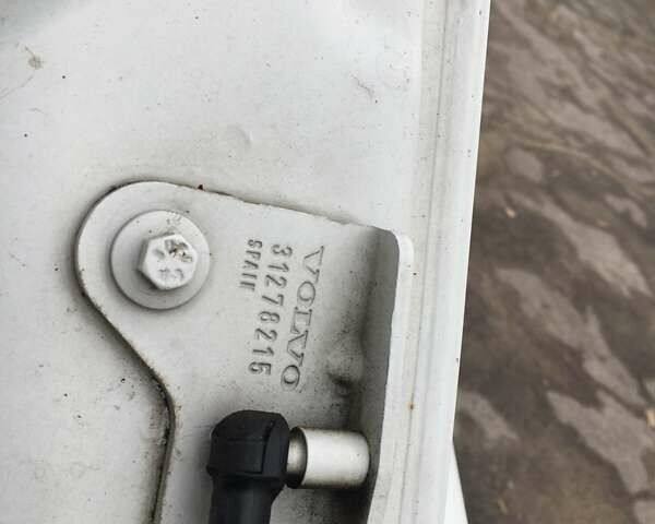 Белый Вольво С40, объемом двигателя 1.6 л и пробегом 156 тыс. км за 6900 $, фото 13 на Automoto.ua