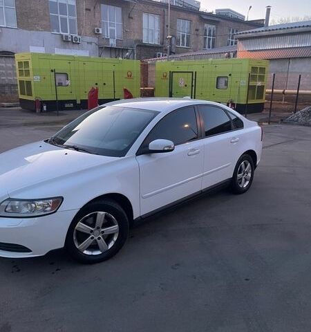 Белый Вольво С40, объемом двигателя 1.6 л и пробегом 113 тыс. км за 6900 $, фото 3 на Automoto.ua